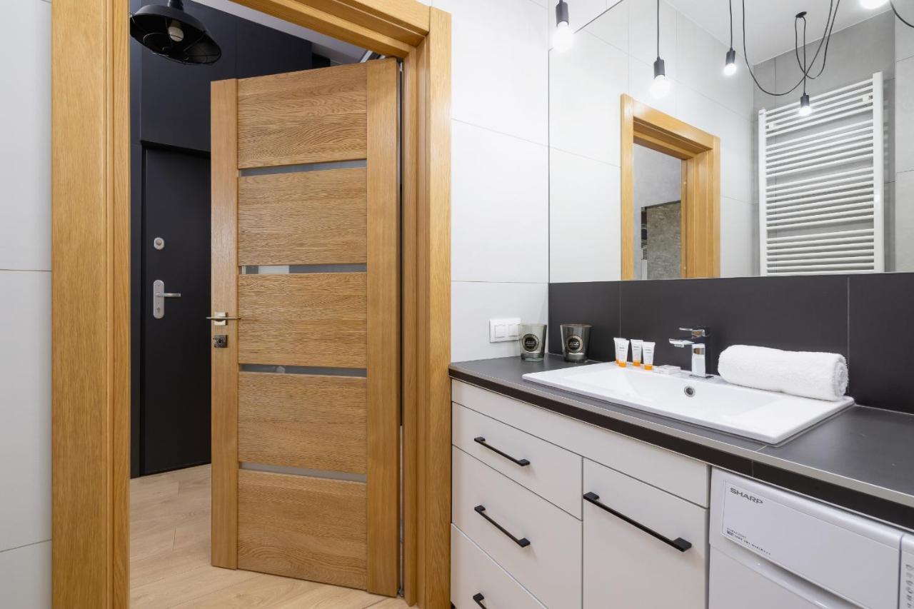 Krakow Studio With Parking & Terrace Near Zalew Bagry By Renters Prestige Luaran gambar